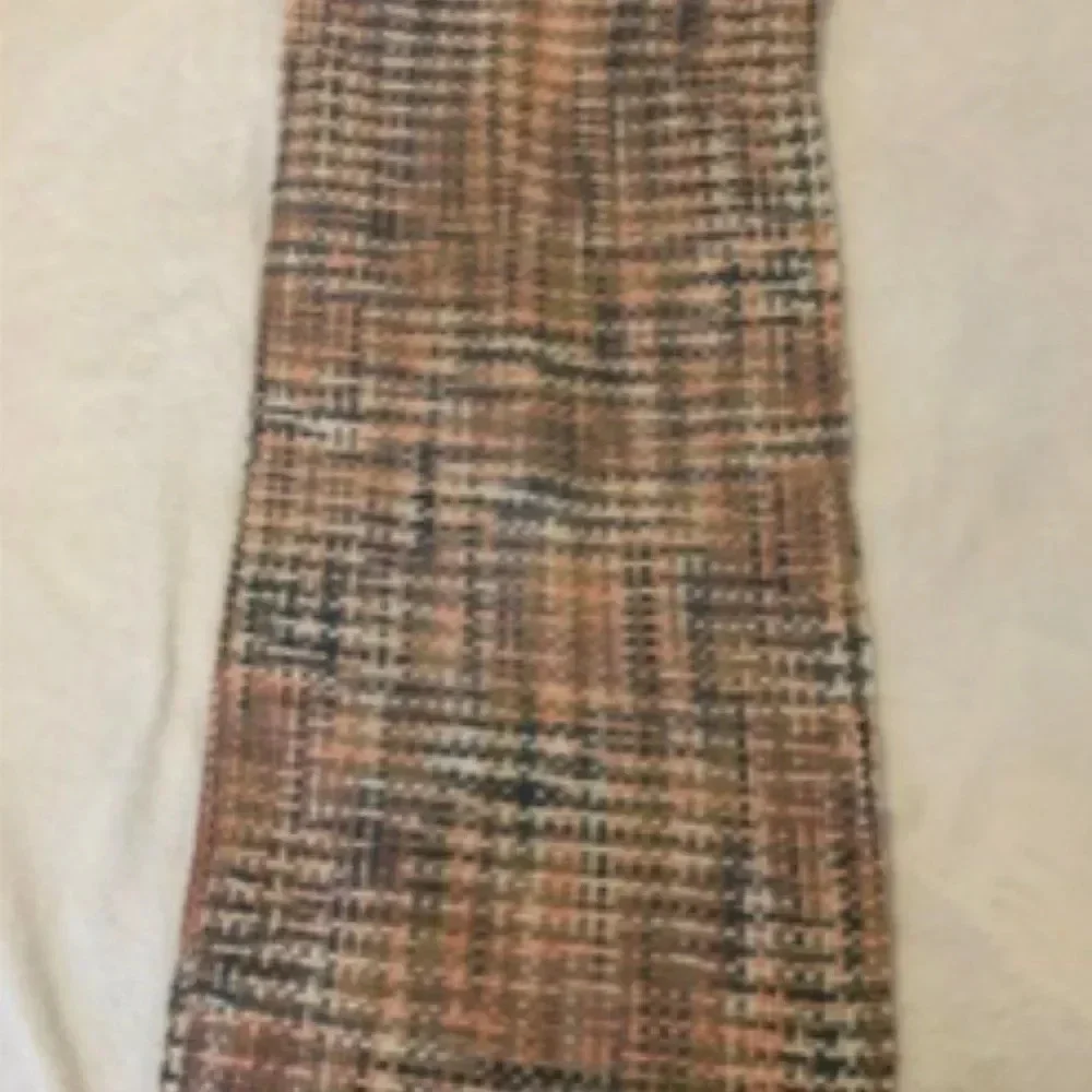 Demdaco Infinity‎ pink woven threads scarf EUC